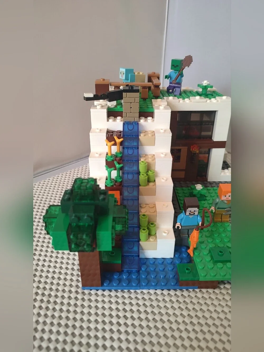 LEGO 21134 Minecraft The Waterfall Base Building Toy Set Retired Set
